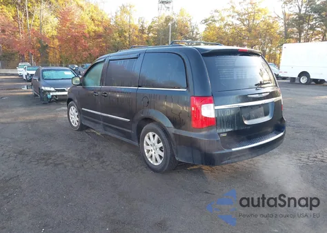 2016 Chrysler Town & Country Touring z USA, uszkodzony, nr VIN 2C4RC1BG5GR165332